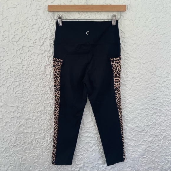 Zyia Active Brilliant Hi-Rise Leopard Side Panel Crop Leggings Sz 6-8 Black 20” - Picture 4 of 7